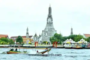 Boat Ride to Wat Arun qm